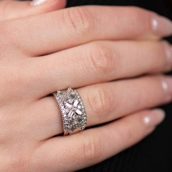 Pre-Owned Diamond Fashion Ring