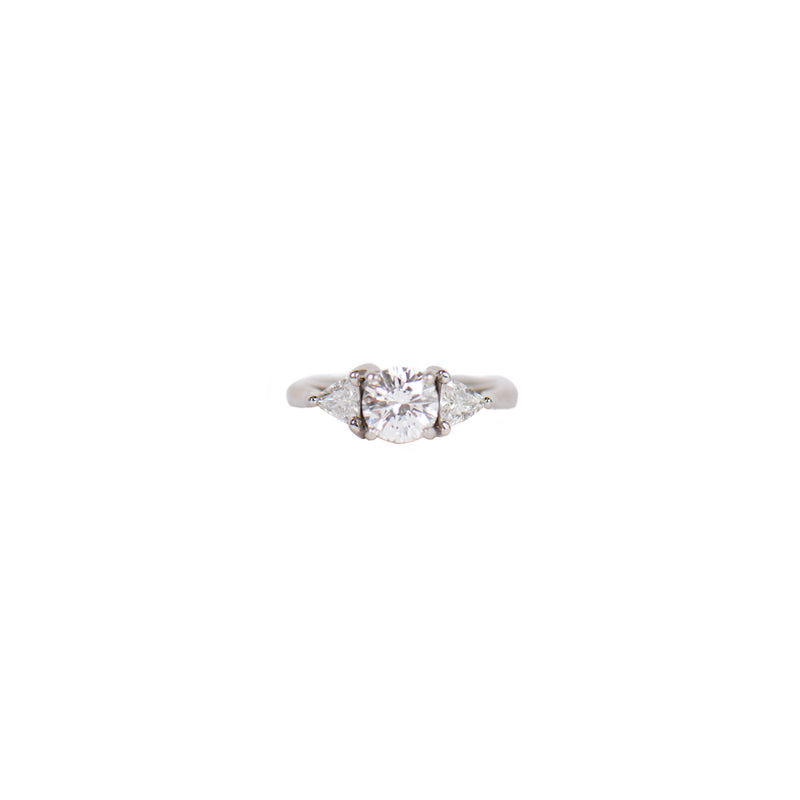 PRE-OWNED 3 STONE DIAMOND RING