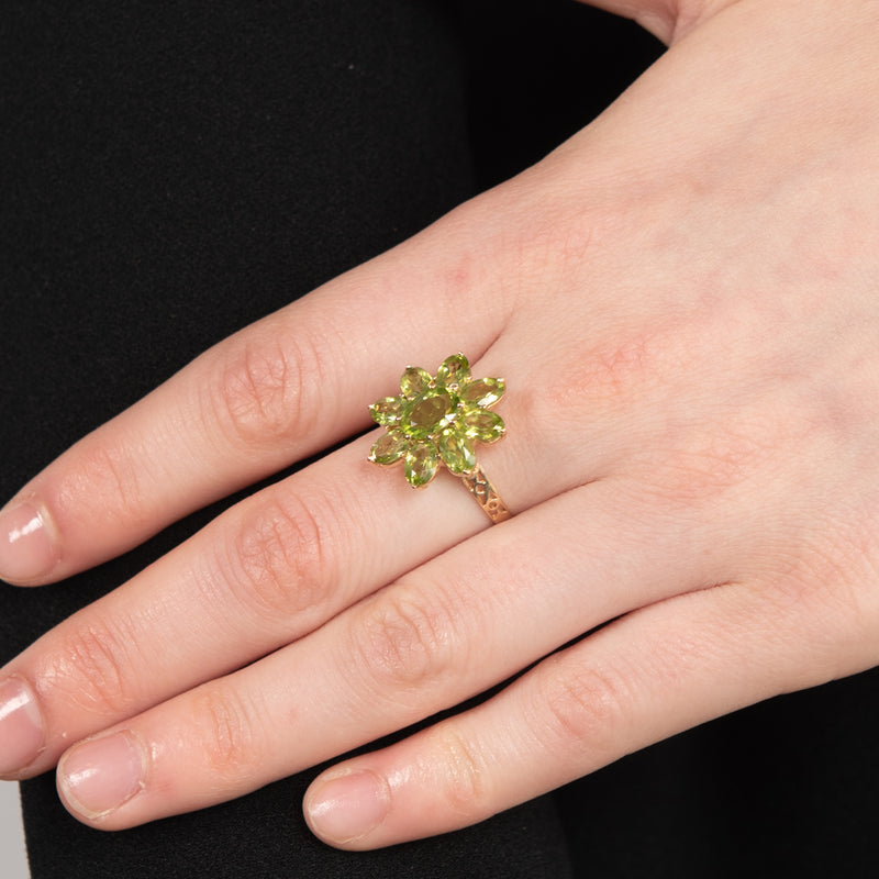 Pre-Owned Peridot Flower Ring