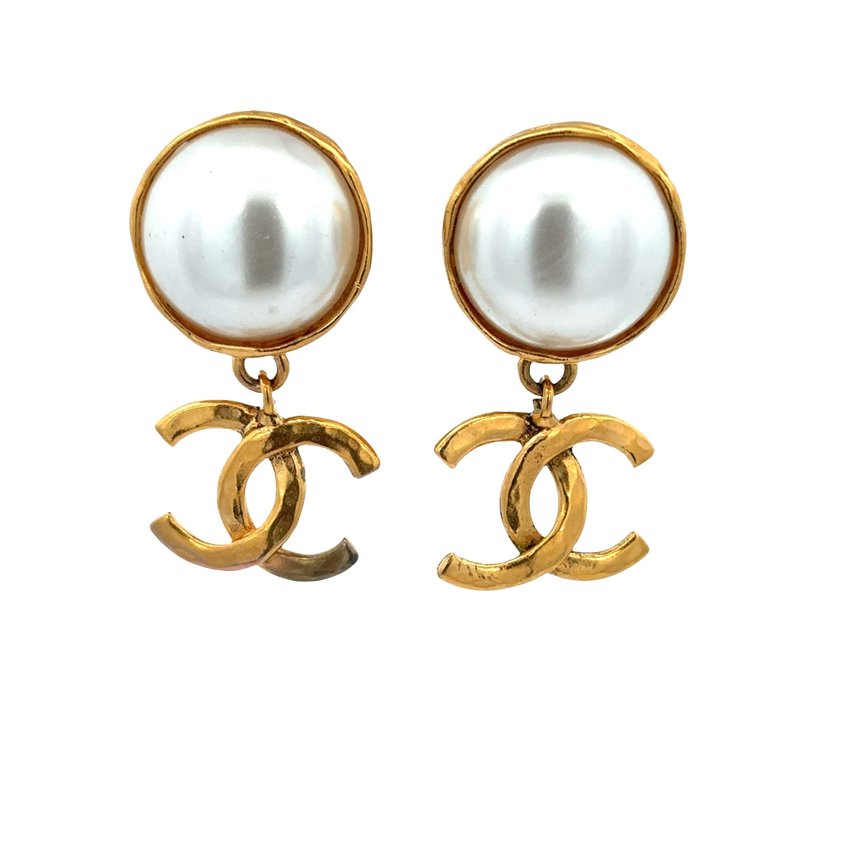 Pre-Owned Chanel Faux Pearl Vintage CC Clip On Earrings