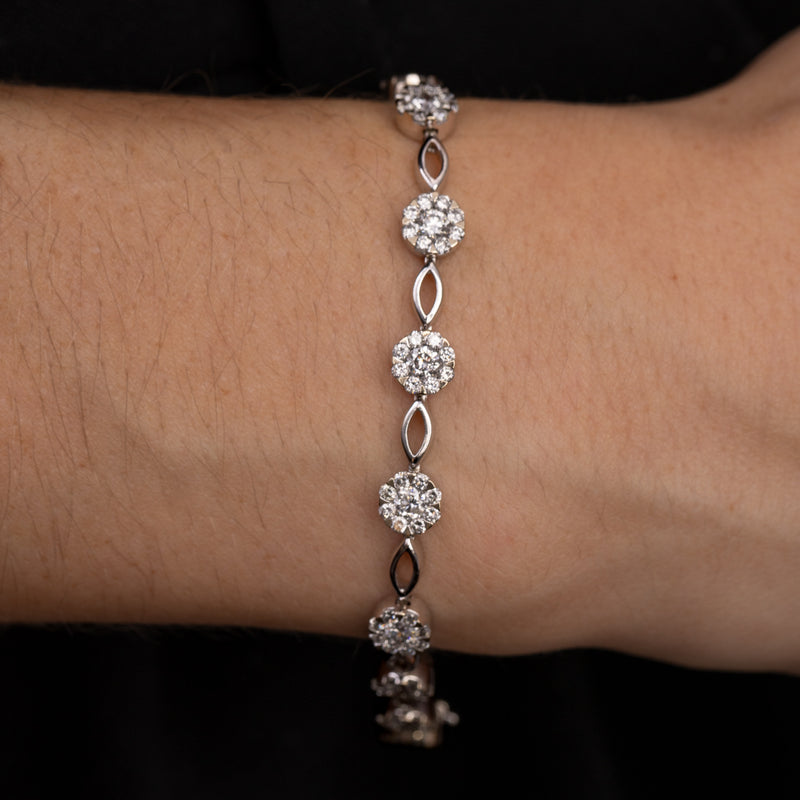 Pre-Owned Diamond Cluster Station Bracelet