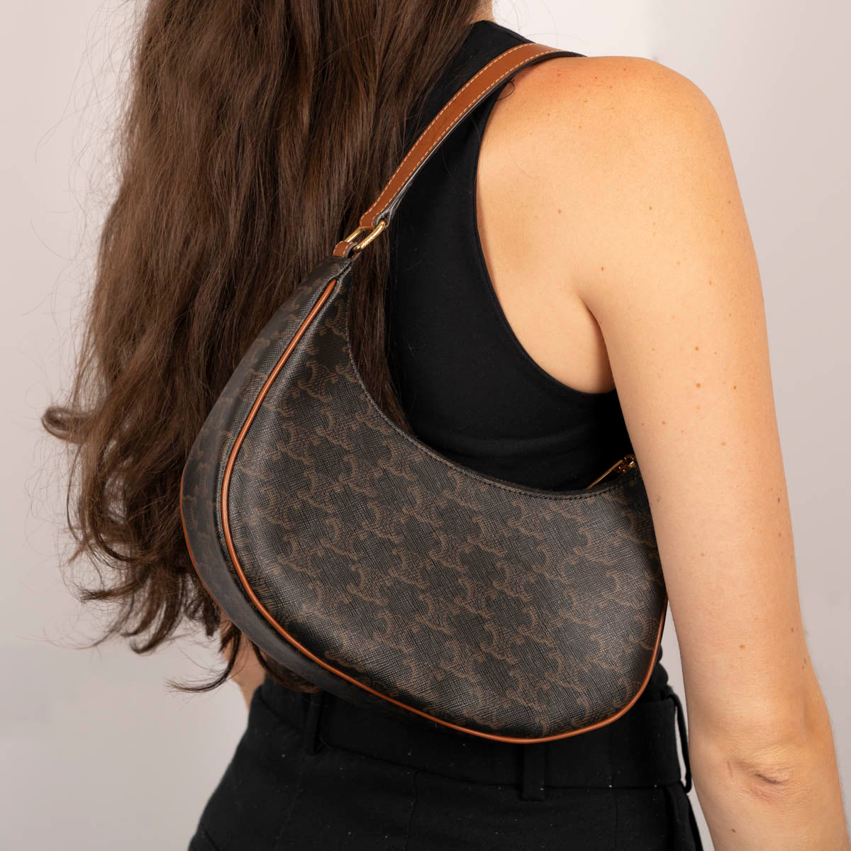 Pre-Owned Celine Triomphe Ava Hobo