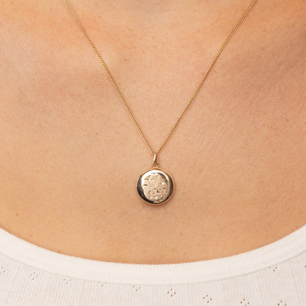 Pre-Owned Flower Engraved Locket Necklace