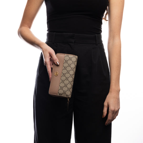 Pre-Owned Gucci GG Marmont Bi-Color Zip Around Wallet