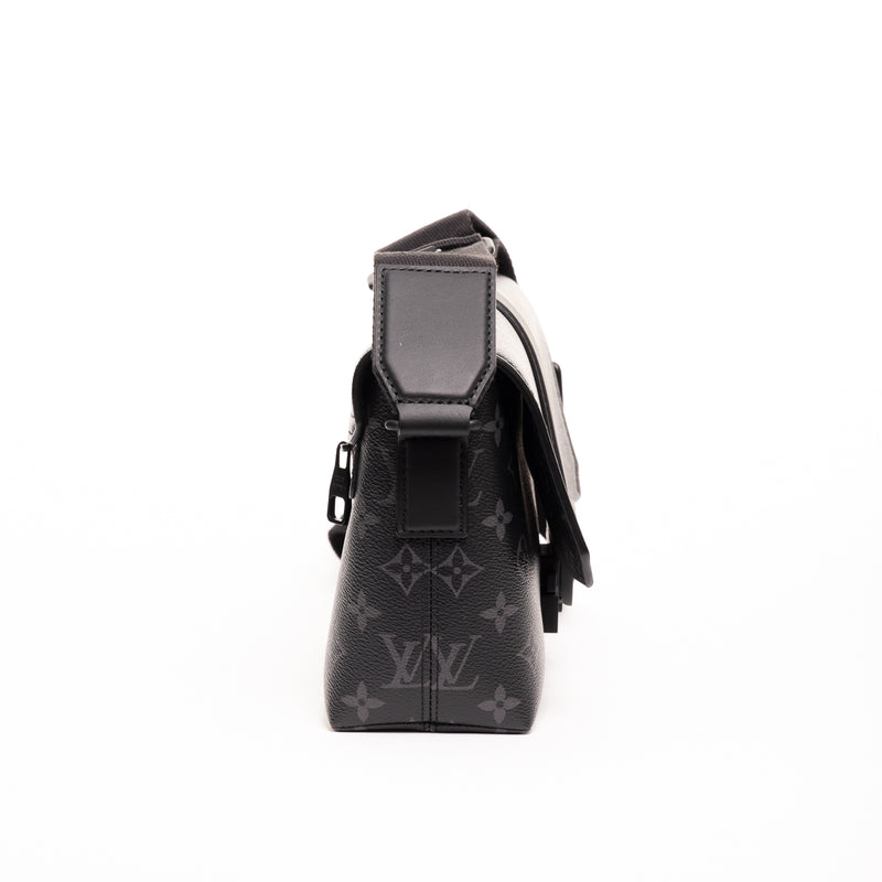 Pre-Owned Louis Vuitton Monogram Eclipse S-Cape Messenger