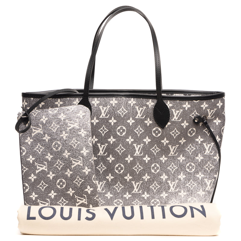 Pre-Owned Louis Vuitton Monogram Jacquard Denim Neverfull MM