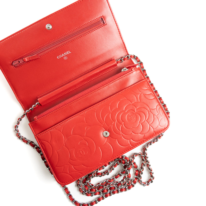 Pre-Owned Chanel Camelia Wallet On A Chain