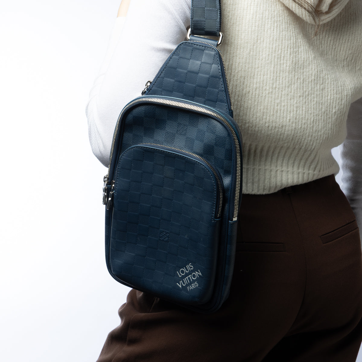 Pre-Owned Louis Vuitton Damier Avenue Slingbag