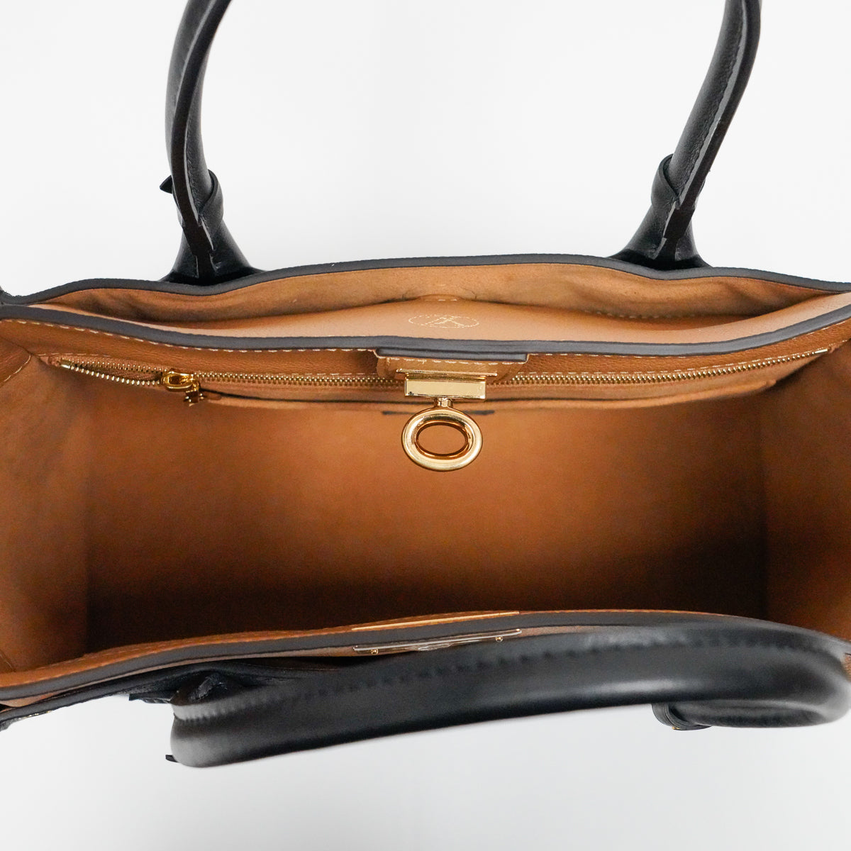 Pre-Owned Louis Vuitton On My Side MM