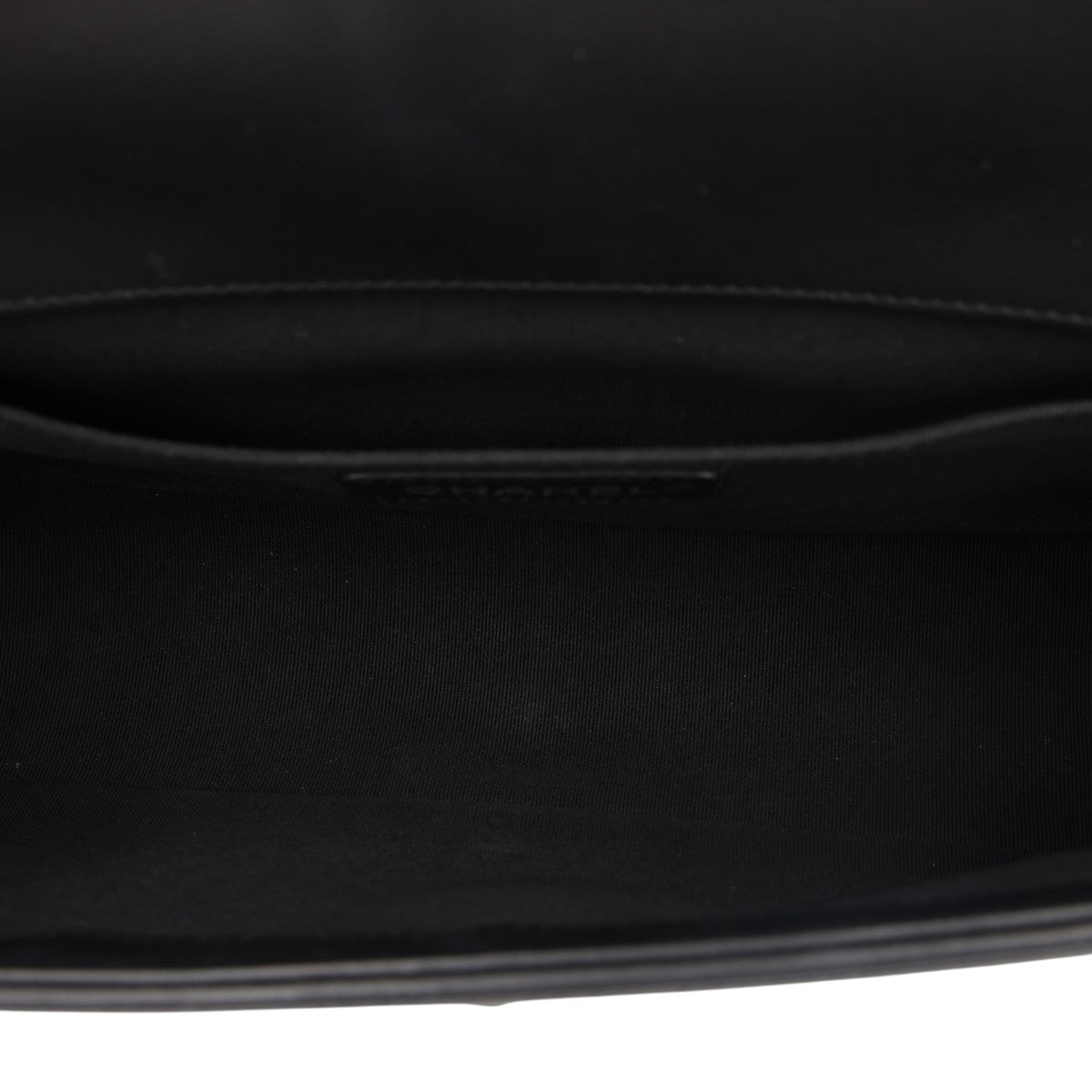 Pre-Owned Chanel Boy Flap Medium Bag