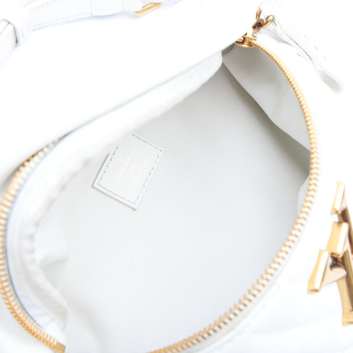 Pre-Owned Louis Vuitton New Wave Bumbag