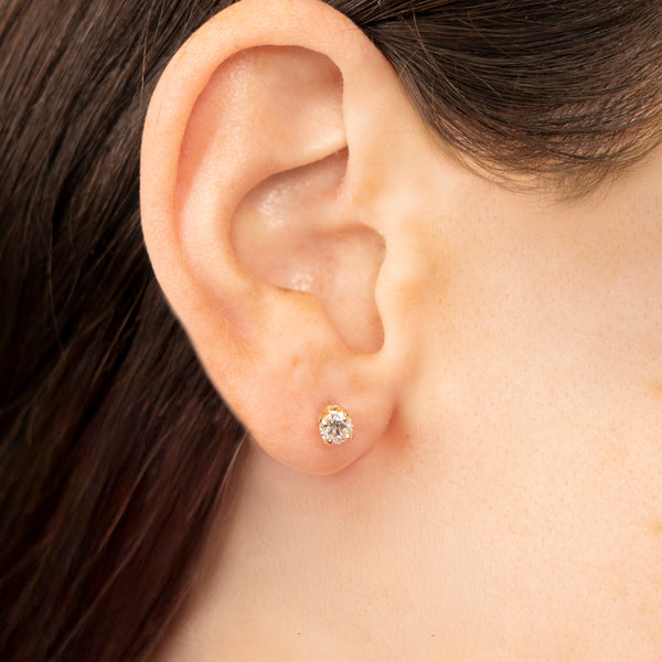 Pre-Owned Diamond Screwback Stud Earrings