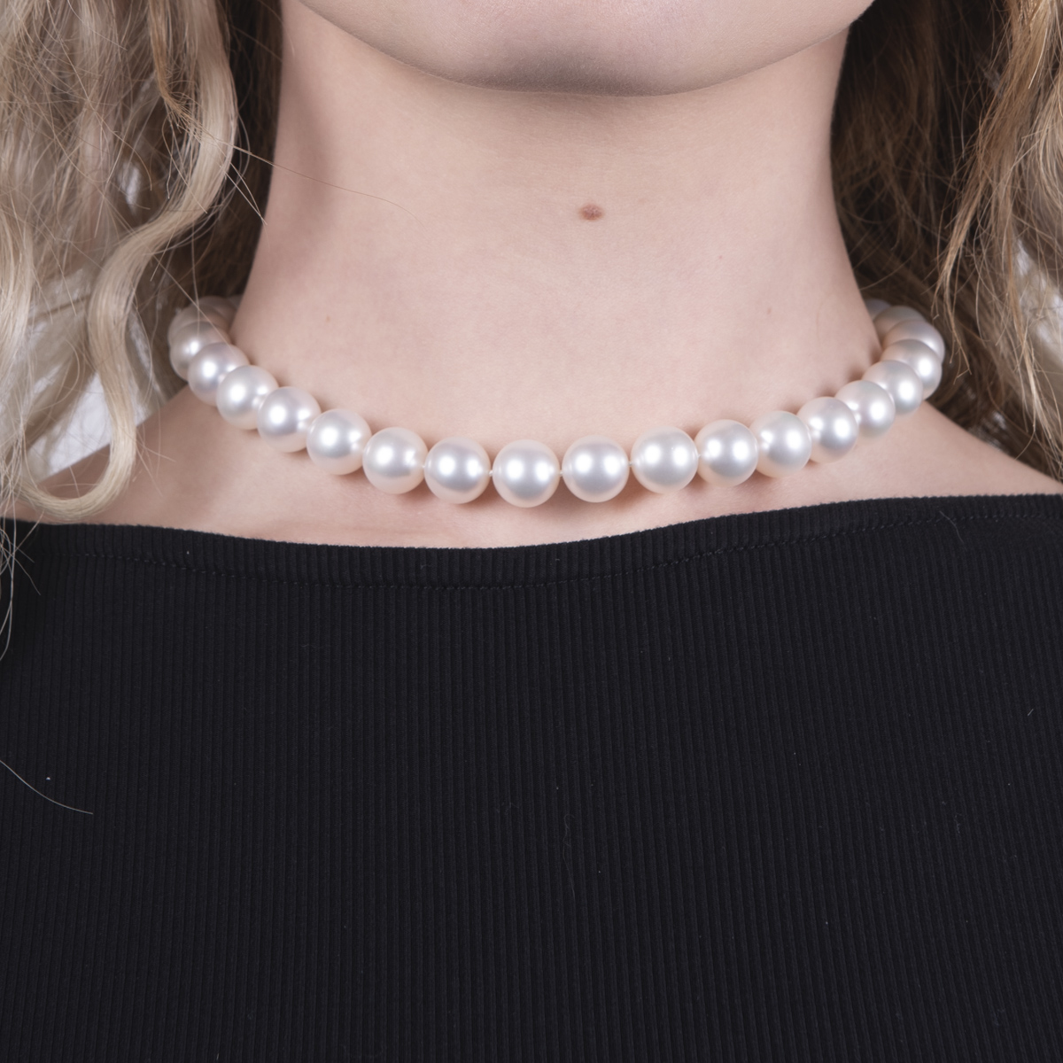 Pre-Owned White South Sea Pearl Strand Necklace