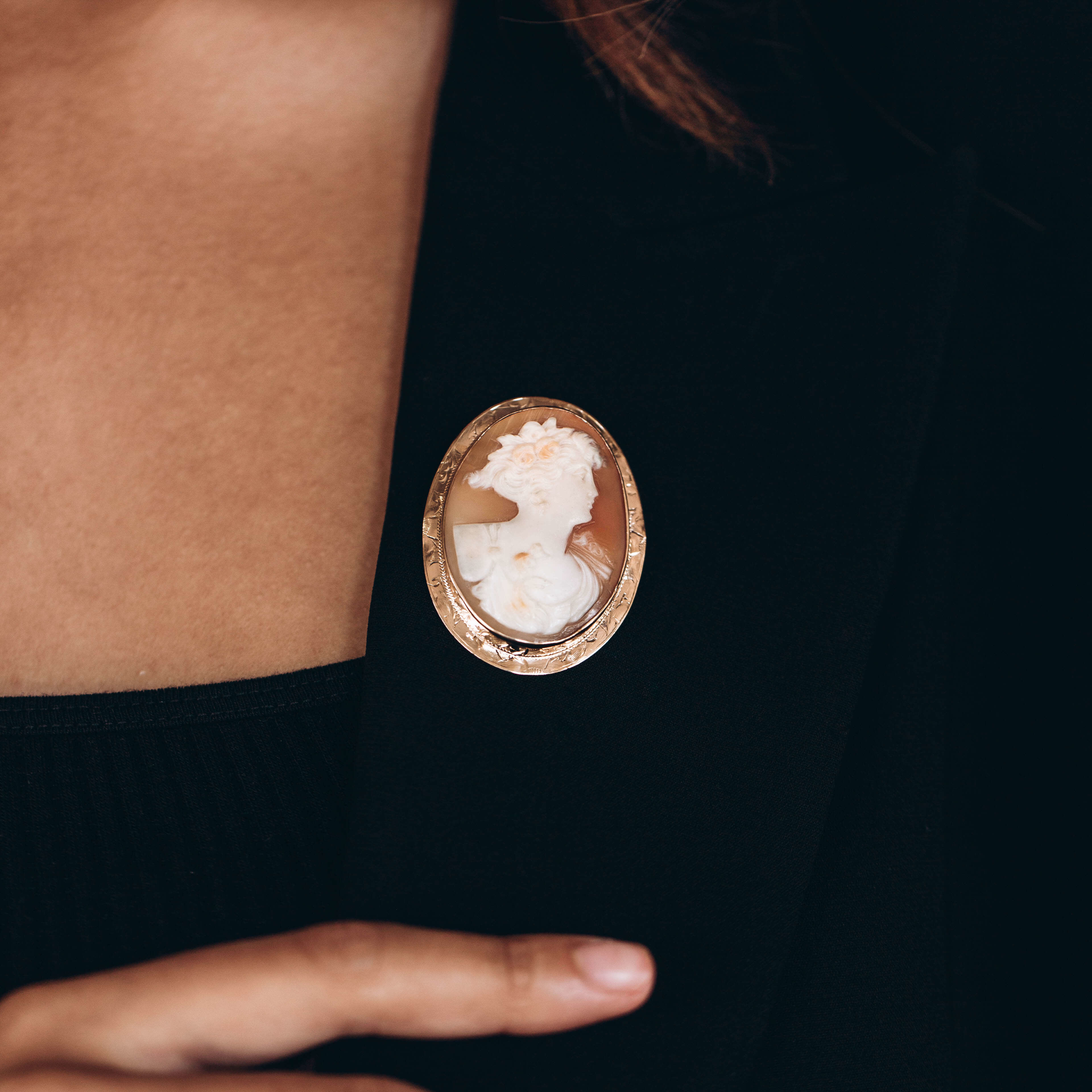 Pre-Owned Sard Shell Cameo Brooch