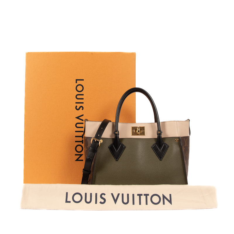 Pre-Owned Louis Vuitton On my Side MM