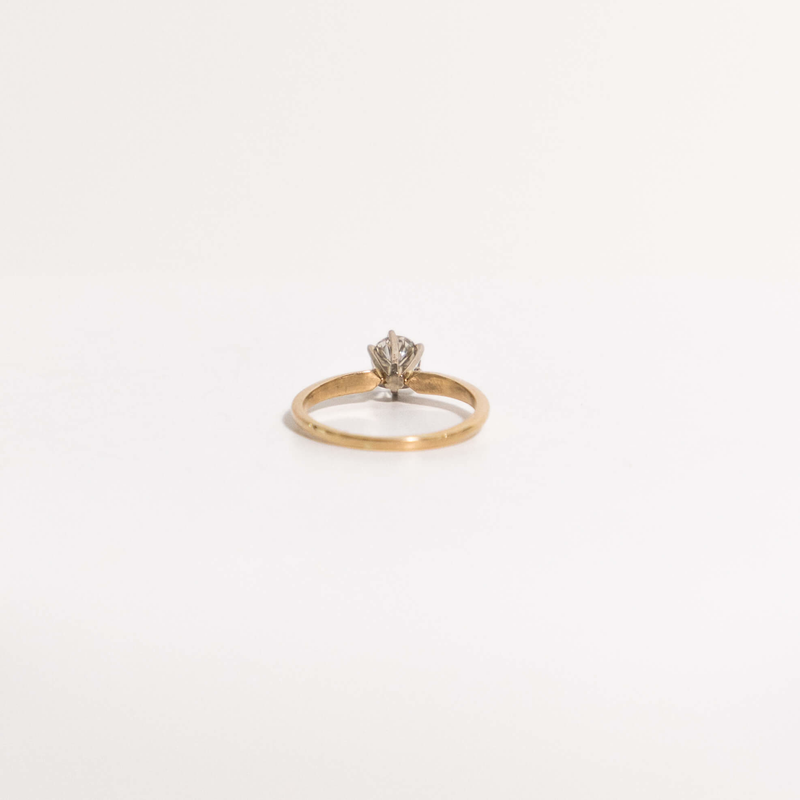 Pre-Owned Diamond Solitare Engagement Ring