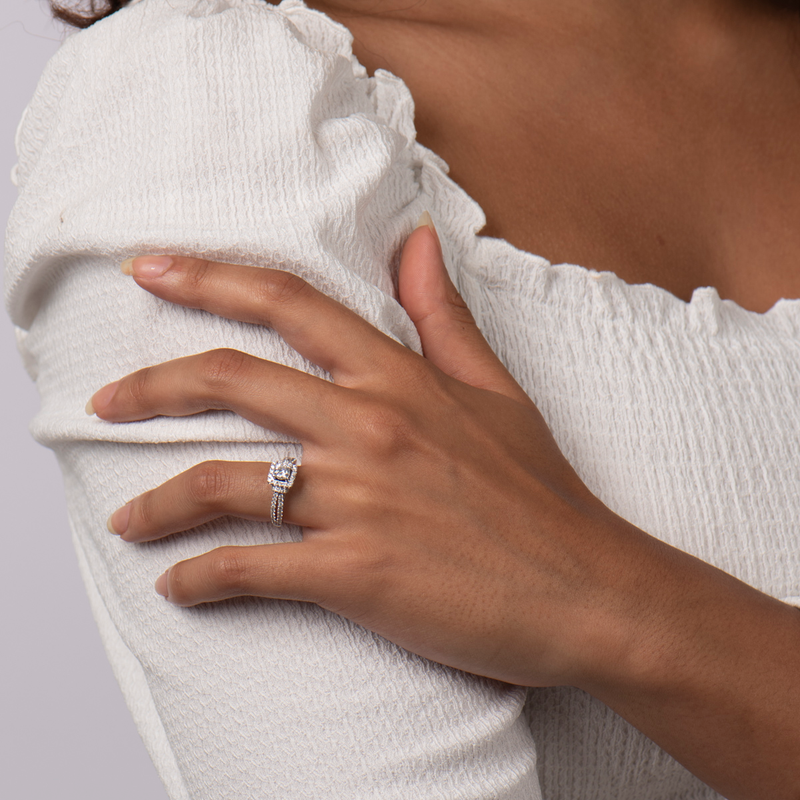 Pre owned vera wang 2025 engagement rings