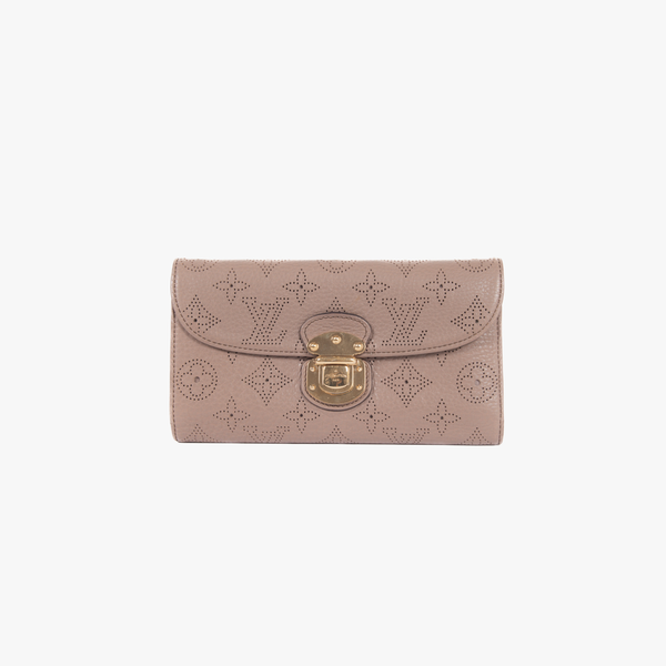 Pre-Owned Louis Vuitton Mahina Monogram Porte Amelia Wallet